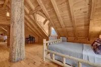 Treehouse Lodge: Luxury Log Cabin Retreat in Hocking Hills