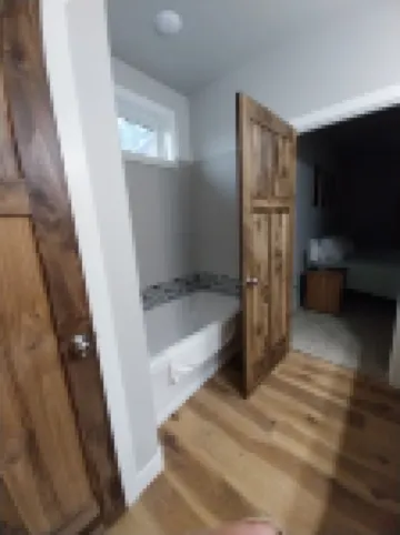 New spacious beautiful Home in enchanting Hill City!