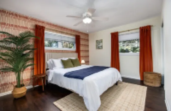 Near UF - Cozy Stay - Kitchen - Washer/Dryer