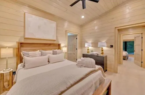 3-Bedroom Chalet w/Indoor Pool, Putt-Putt, Sauna, Hot Tub, Game Room & More!
