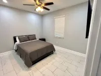 Modern Luxury Retreat - 10PPL Hotels in Lake Magdalene