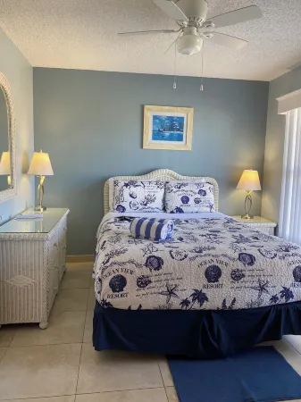 Waterview 2Bedroom Condo in Lovely St Pete Beach Отели в г. Сейнт Пит Бич