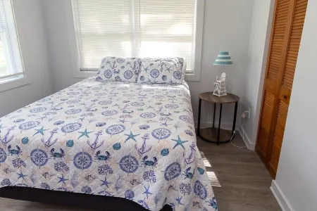 LakePointe Shores #4 -Beautiful cottage Madison on the Lake