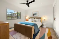 Austin Retro-themed 2-bedroom 2-bath condo near South Congress and Downtown