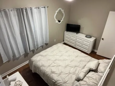 Cozy 2-bedroom home near McPherson College and park with HUGE yard- pet friendly