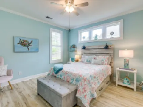 The Mermaid Cottage! Centrally Located, Pool, and Loaded with Extras! 沙洛特酒店