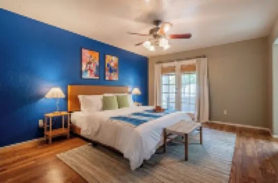 Warm Winter Oasis, Heated Pool & Family Fun