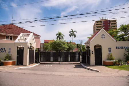 Emerald Corner at Fishermans Point Отели рядом с достопримечательностью «Тертл Ривер Фолс & Гарденс»