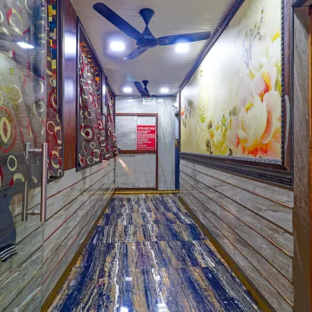 Capital Guest House Отели рядом с достопримечательностью «Железнодорожный вокзал Дадар»