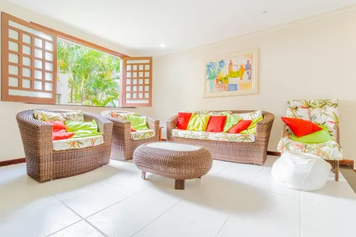 GB09 Great House 6 Bedrooms 50m from the Beach Hotels in Guarajuba