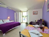 Apartments Zadro Hotels in Tribunj