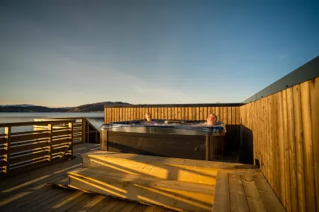 Attme Have Отели в г. Транёй