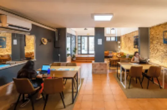 カバリェルス バイ タラゴナデイズ 地中海のバルコニー周辺のホテル