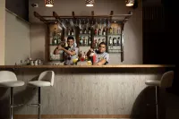 快捷酒店的Freesia度假村 - 酒吧
