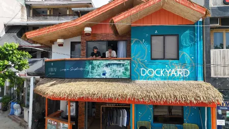 Dockyard by ARAW Residences Отели рядом с достопримечательностью «Остров Минилок»