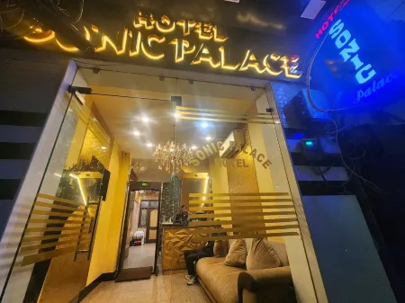 Hotel Sonic Palace Отели рядом со станцией Anand Vihar