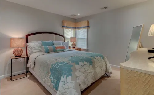 Steps to Beach Luxury 2 Bedroom, 2nd Floor Beach House with Ocean Views