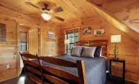 Pigeon Forge Getaway, Pool Table, Hot Tub Hotels near Great Smoky Mountains