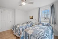 Attractive, updated 2-bedroom home, 5 min walk to beach, pets ok, onsite parking - 精品