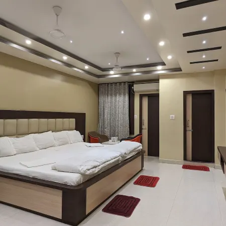 Hotel Binapani Deluxe 1 Tarapith Hotels in Birbhum
