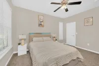 Charming 1-bedroom apartment in beautiful Magnolia with WiFi, fitness room Hotels near H-E-B