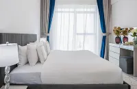 Homesgetaway -Spacious 1Br Apt in Pearlz by Danube Отели в г. Джебел Али Виллидж