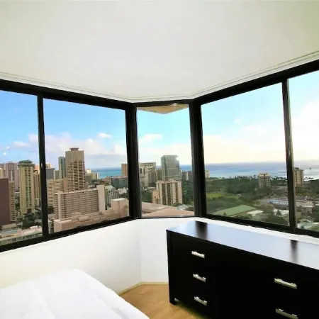 Rare Unique Corner Unit 180 degree Ocean Canal View-34th Floor with Full Kitchen