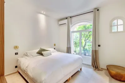 La Garoupe-Gardiole Hotels in Antibes