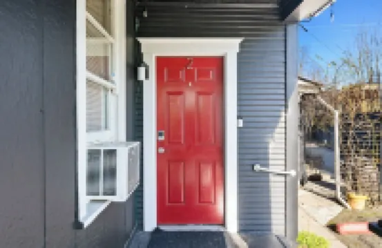 Downtown Walkable 1-bedroom Couples Retreat With Large Soaking Tub