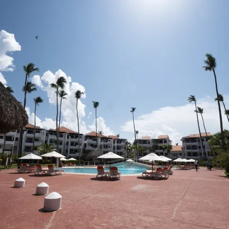 Fantastic Condo on the Beach. Relax and enjoy the breeze !!!