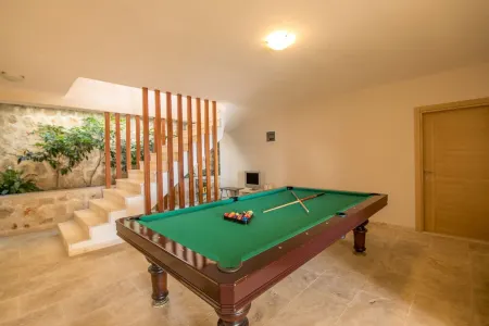 VİLLA NO COMPARE 6 BEDROOM AND 2 LIVING ROOM WITH 2 BIG SWIMING POOL IN KALAN