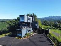 CARGO - Costa Ricas Coolest Container stay Cataratas Las Gemelas 주변 호텔