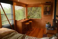 Woody Mamaku Retreat .  Eco stay close to  sea and nature. Hotels in Tata Beach