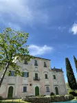 Apartment with access to pool in the annex of an 18th-century villa