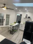 Beautiful Backhouse located near by freeway, stores and SLCC