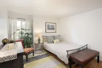 Cozy condo in the heart of downtown Carbondale