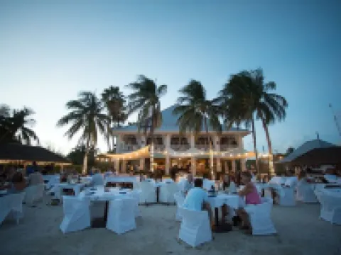 "Cayman Breeze" - 2Br Oceanfront Condo w/ Quiet Setting Near Rum Point Hotels in North Side