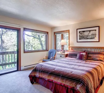 Paradise in Yosemite. NEW LISTING inside Yosemite PARK!! Hotels near Yosemite Falls