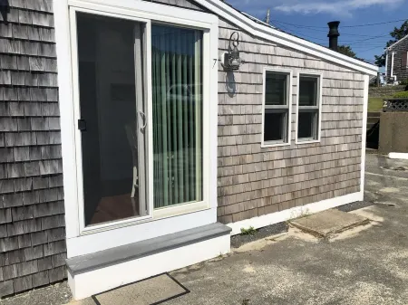 Luxury Romantic 'Studio by the Beach' Free WiFi, Central Air and Heat Отели рядом с достопримечательностью «Парк Си Вью»