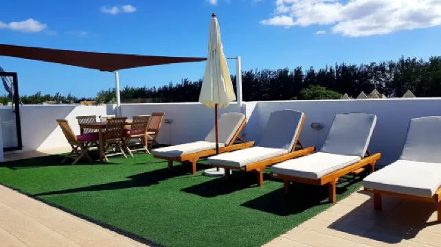 LUXURY NEW PENTHOUSE IN 2 MINS BEACH SEA VIEW 3 BEDROOM WIFI JACUZZI SWIMMING POOL