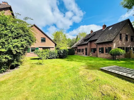 High-quality vacation home with large garden in TOP location! 6 pers. dogs welcome Отели в г. Фрисландия