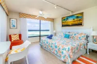 Sunset Beach - Ocean Front with Stunning Sea Views, WI-FI, AC. - balcony