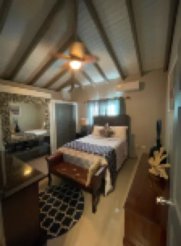 MEcasaMEnavia Hidden Gems