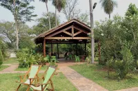 Orchid House: A Comfortable Family Retreat in a Serene Setting Hotels in 