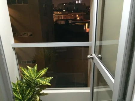 Lovely apartment apartment! Отели рядом с достопримечательностью «Музей Ларко»