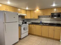 Vancouver Hideaway Hotels near Champlain Square Professional Building