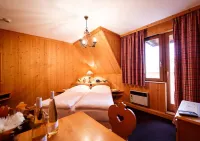 Le Rosenmeer - Hotel Restaurant, au Coeur de la Route des Vins d'Alsace فنادق في Molsheim
