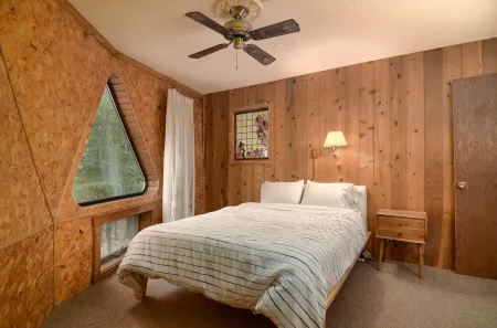 Cozy Dome w/Sauna on Diamond Lake, Cable WI