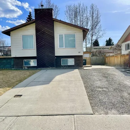 Spacious 4-BR Home near Jasper!