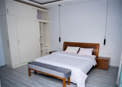 Entire 3 Bedroom House | New and Modern Hotels in 